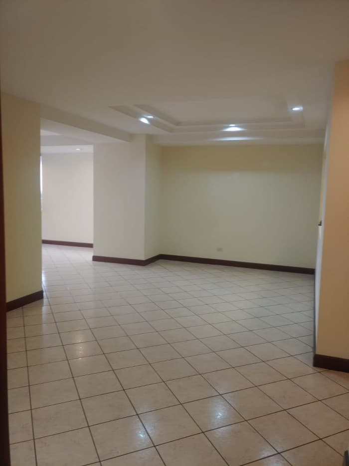 Rento apartamento amueblado en edificio de zona 10 — foto 5