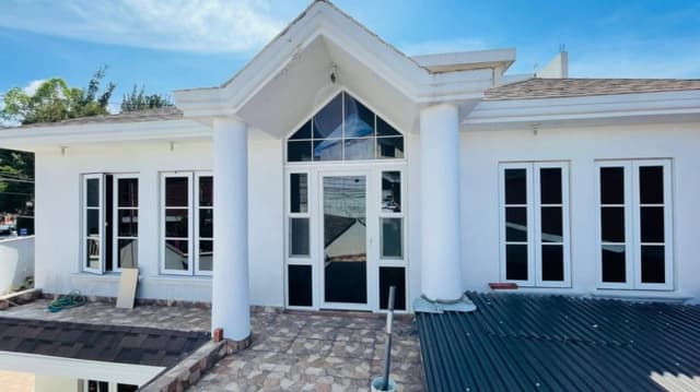 Casa en venta en zona 3 de Mixco dentro de residencial