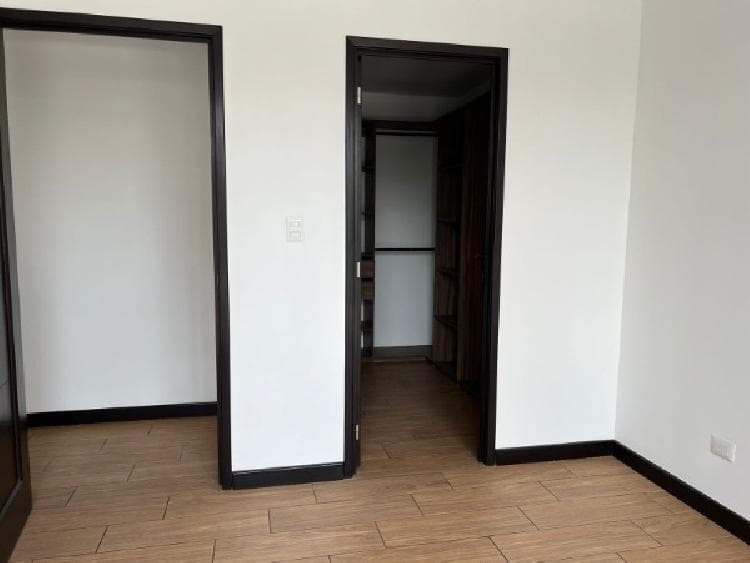 APARTAMENTO EN VENTA EN ZONA 15 — foto 4