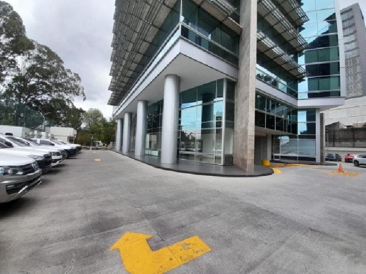 LOCAL EN VENTA DENTRO DE EDIFICIO, ZONA 15/MI — foto 3