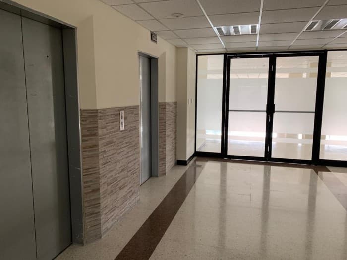 Oficinas en Renta de 2 Niveles en la Zona 9 — foto 2