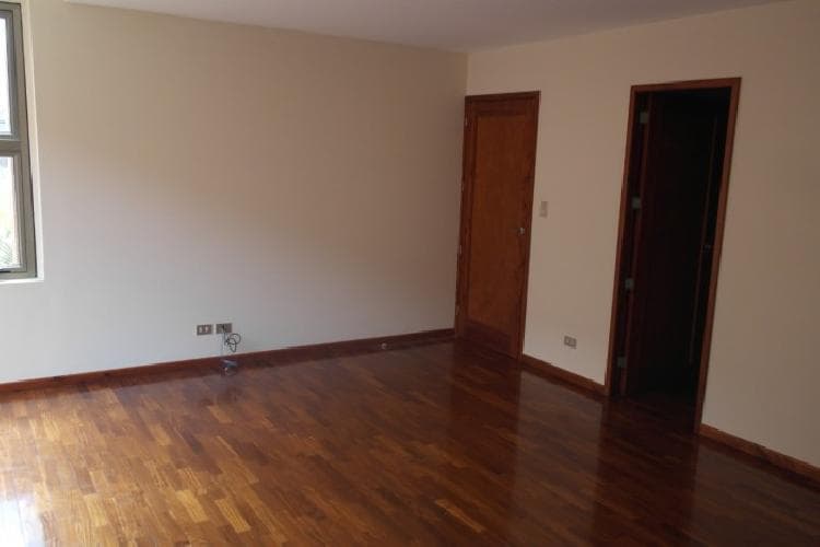 Alquilo hermosa casa grande en zona 14 — foto 6