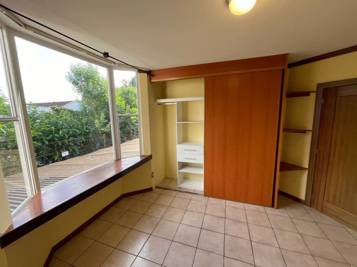 Casa con pergola en alquiler zona 16 — foto 15