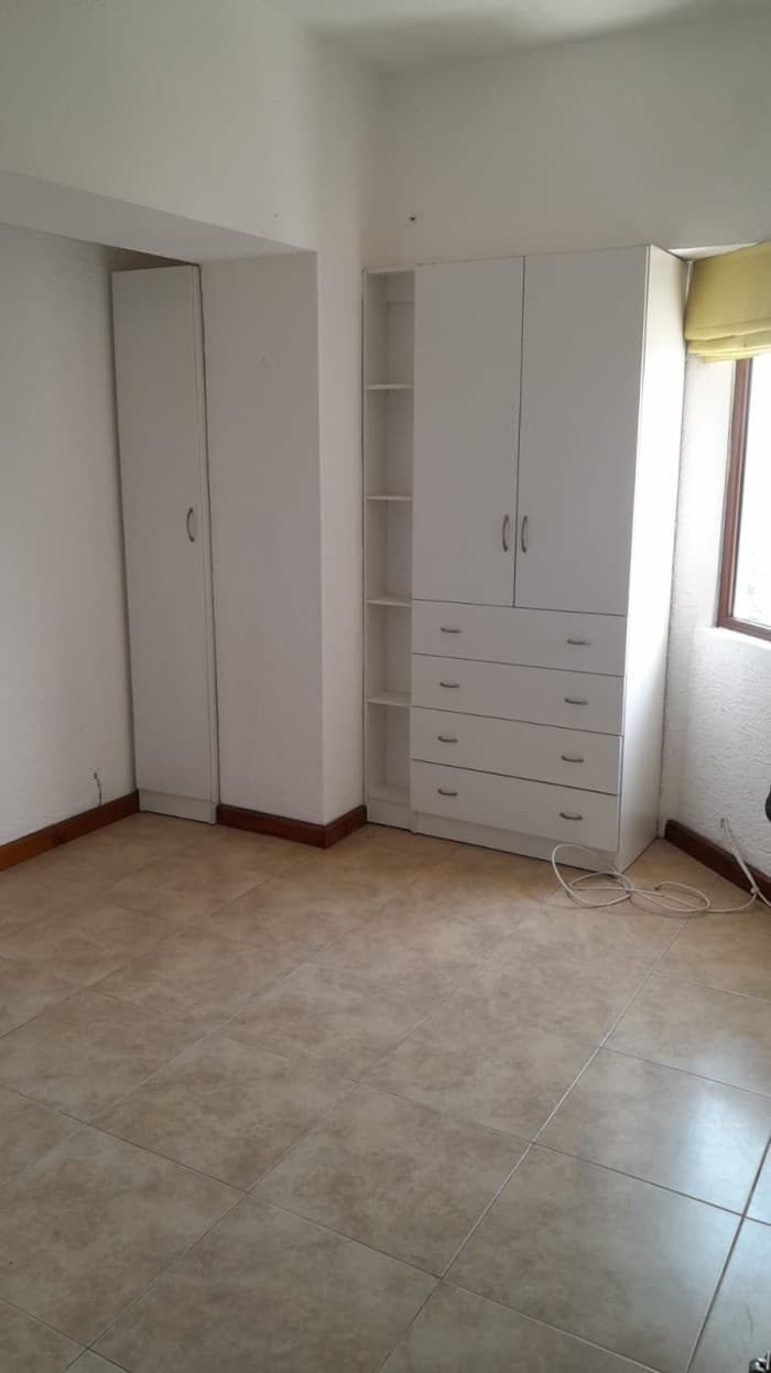 Amplio e iluminado apartamento en renta en Zona 15 — foto 8