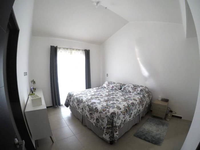 Venta de amplia casa en Cumbres de la Arboleda, CAES. — foto 5