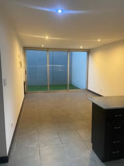 VENDO APARTAMENTO EN EDIFICiO 3-85 VH1, ZONA 15