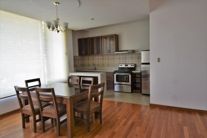 Rento hermoso apartamento en zona 15 — foto 1