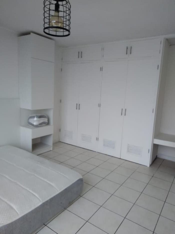 RENTO APARTAMENTO AMUEBLADO EN EDIFICIO CORTIJO ZONA 9 — foto 4