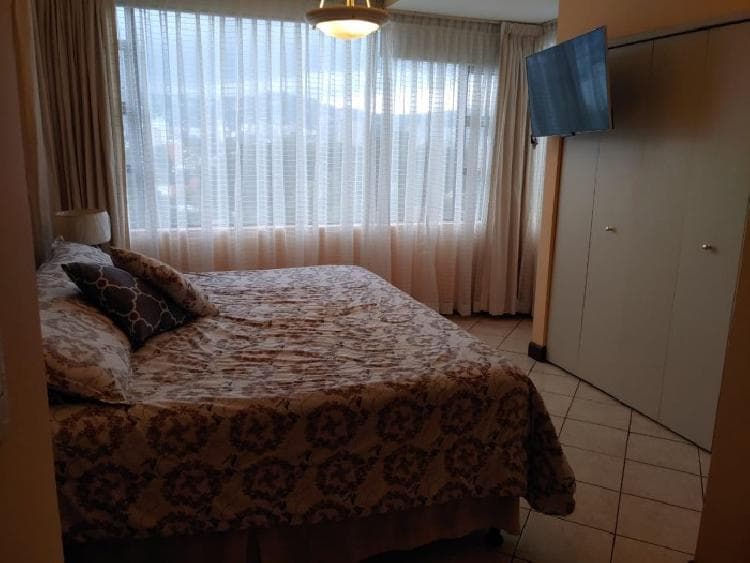 Rento cómodo apartamento en zona 10 — foto 4