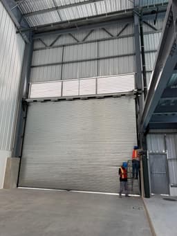 Amplia Bodega Industrial sobre CA-9