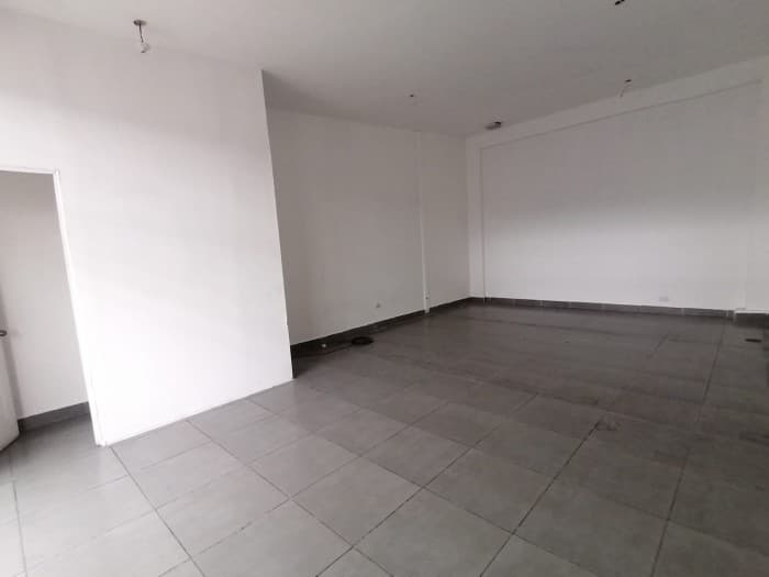 Local comercial en renta plaza zona 12 — foto 2