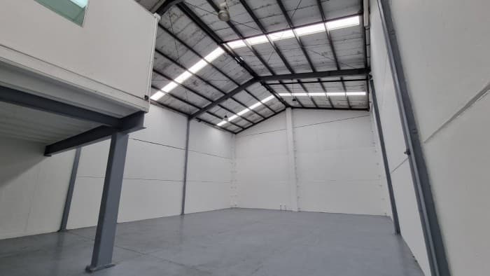 RENTO BODEGA EN ZONA 12 — foto 1