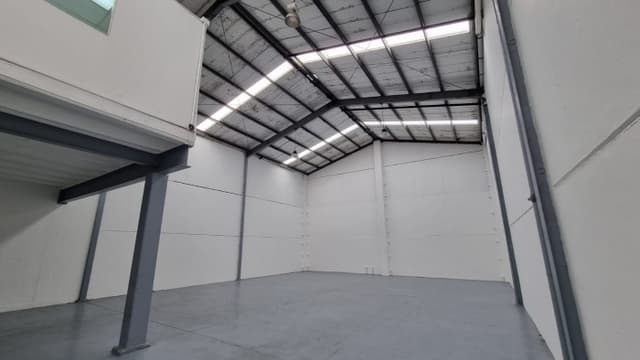 RENTO BODEGA EN ZONA 12