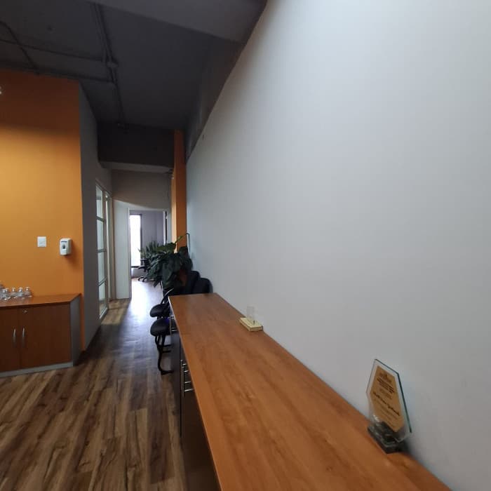 Oficina para inversión en venta en zona 10 Medio nivel — foto 14