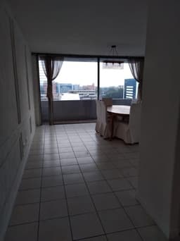 RENTO APARTAMENTO AMUEBLADO EN EDIFICIO CORTIJO ZONA 9