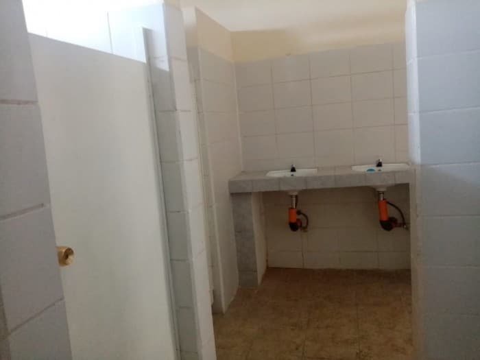 Rento amplia casa para uso comercial zona 9 — foto 7