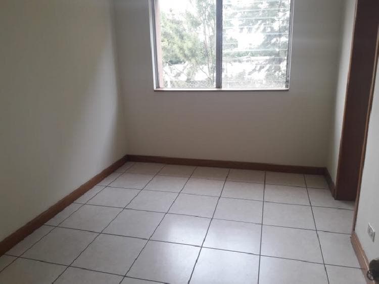 Rento amplio apartamento en Zona 9. — foto 3