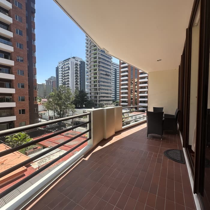 En Venta y Renta Apartamento en Edificio de Zona 14 — foto 1