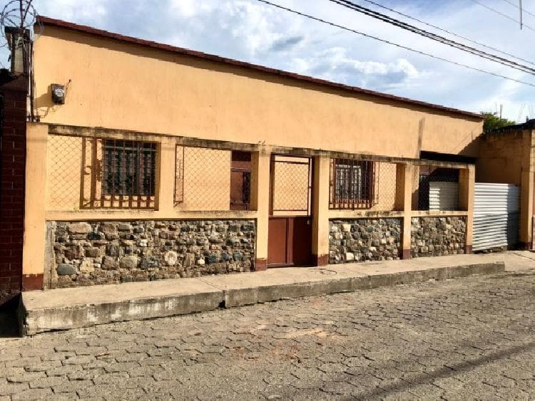 Casa en Venta para Remodelar en Guastatoya el Progreso — foto 1