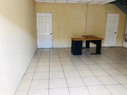 Ofi Bodega en venta en zona 12 Aguilar Batres