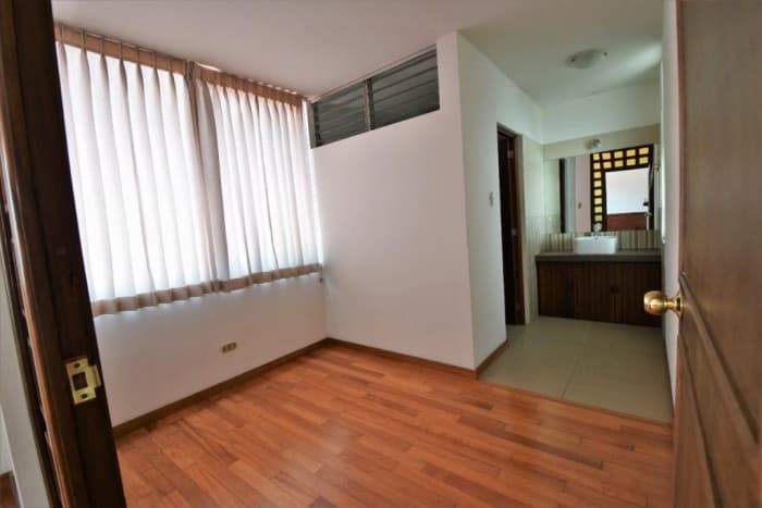 Rento hermoso apartamento en zona 15 — foto 5