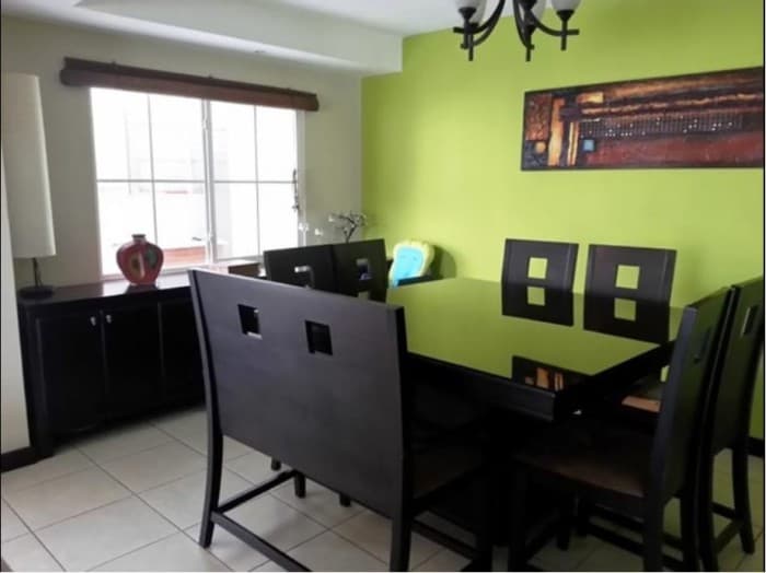 Venta de casa con amplio jardín, El Zapote, zona 2. — foto 2
