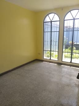 Rento casa comercial en excelente ubicación de zona 13