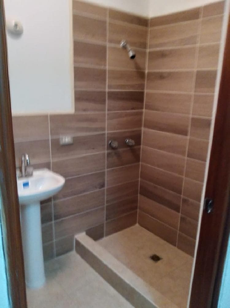 Rento bonito apartamento en zona 14 — foto 8