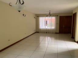 Casa en venta para inversión en Carretera a El Salvador