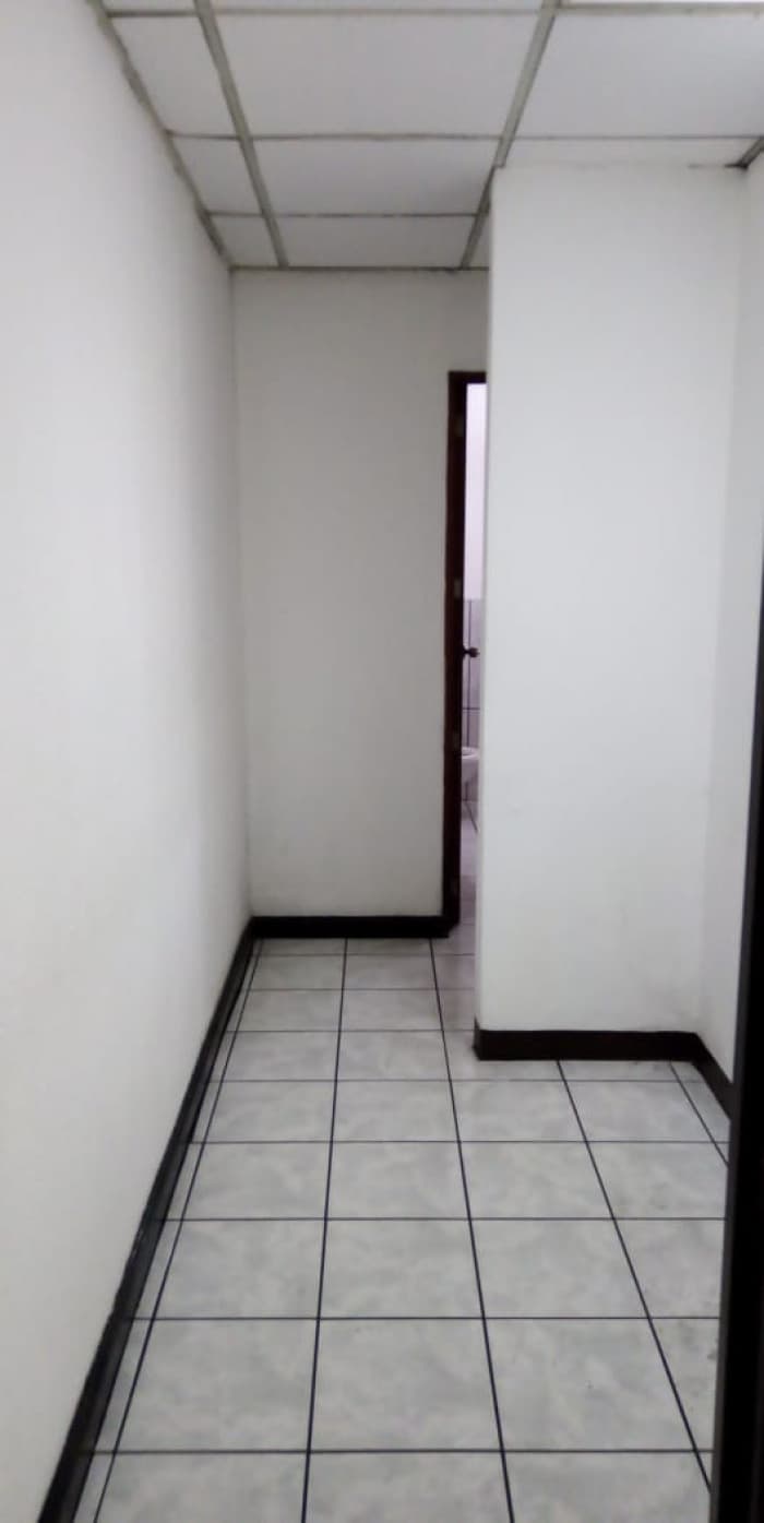 OFICINA EN #RENTA ZONA 10 — foto 5