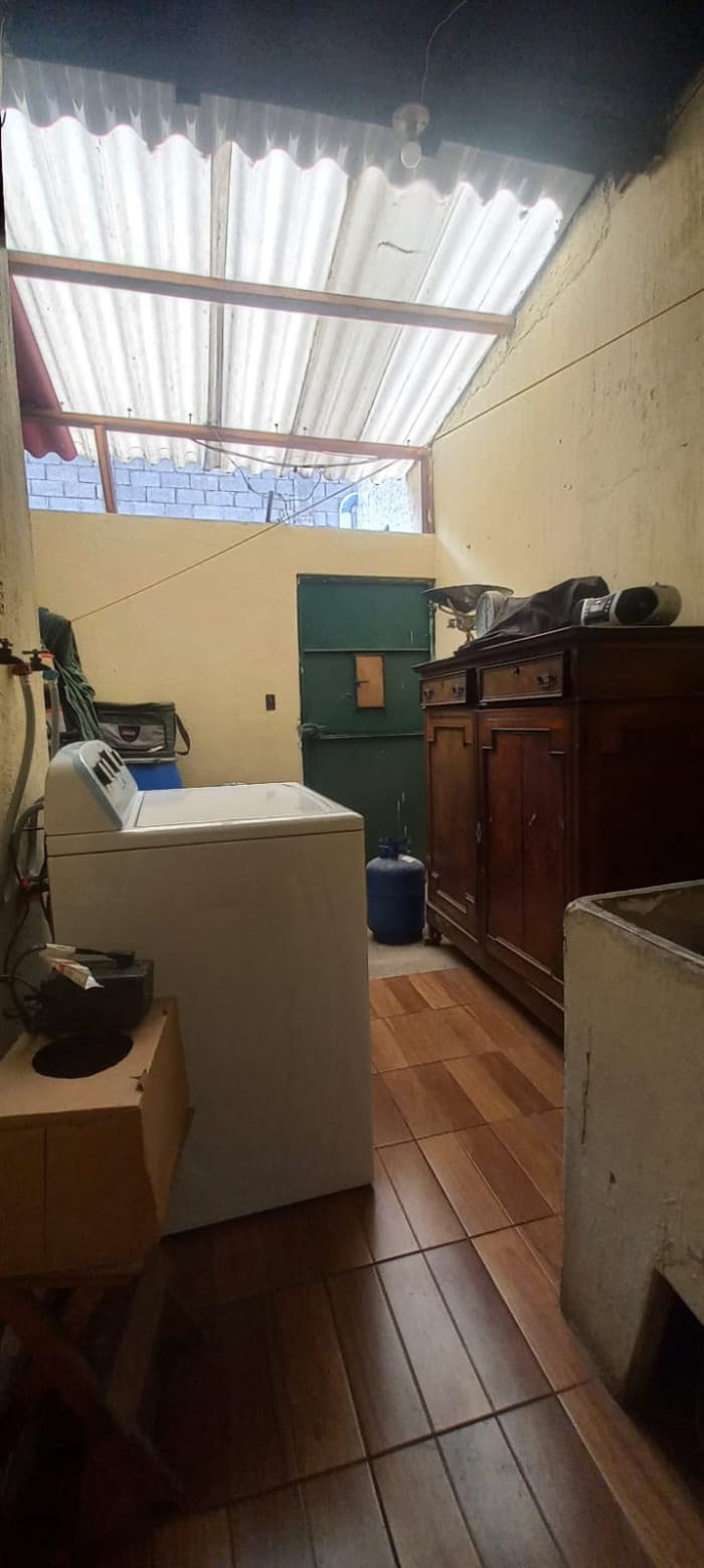 Casa con bodega en venta en zona 2 de Mixco Alvarado — foto 8
