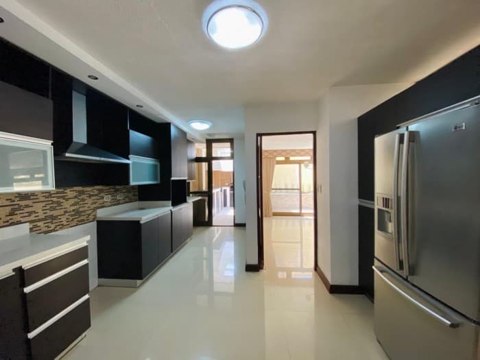 Casa en Alquiler Diagonal 6, Zona 10 Guatemala — foto 2