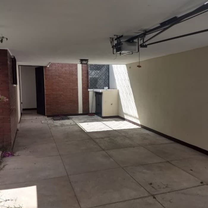 Venta de casa fuera de garita, Las Charcas, zona 11. — foto 2