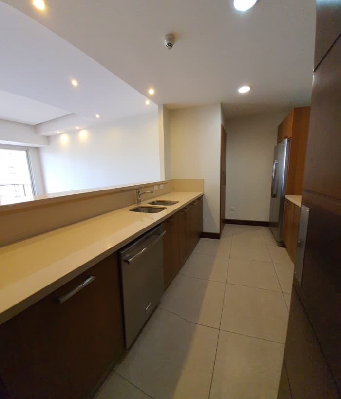 Alquilo Apartamento con 160Mts en Tiffany Zona 14 — foto 7