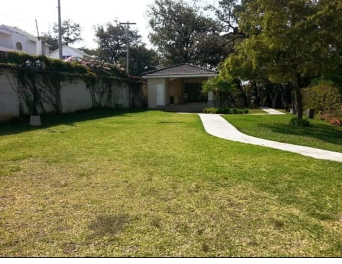 Venta de casa con amplio jardín, El Zapote, zona 2. — foto 9