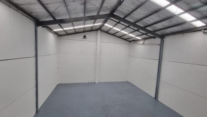 RENTO BODEGA EN ZONA 12 — foto 2