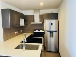 Plus Real Estate, renta apartamento edificio de zona 10