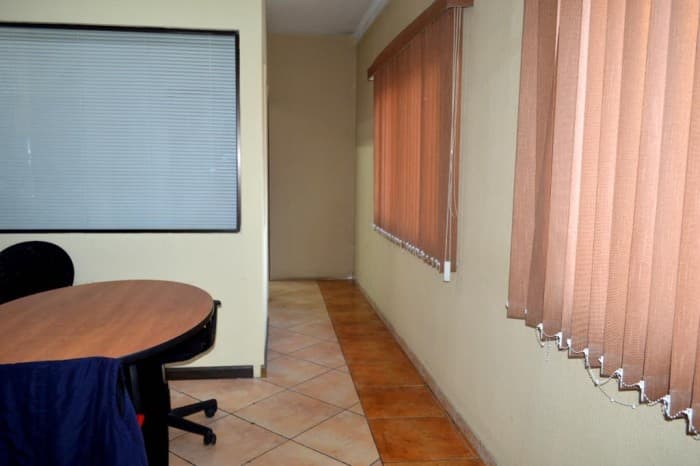 Venta de Ofibodega dentro de Empresarial  zona 4 Mixco — foto 15