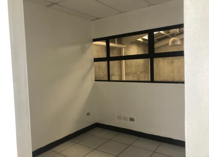 Renta de ofibodega dentro de complejo, Calzada La Paz. — foto 15