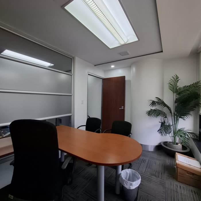 Oficina para inversión en venta en zona 10 Medio nivel — foto 8