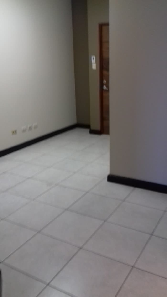 ZONA 10. ALQUILO OFICINA EN ZONA PRADERA — foto 2