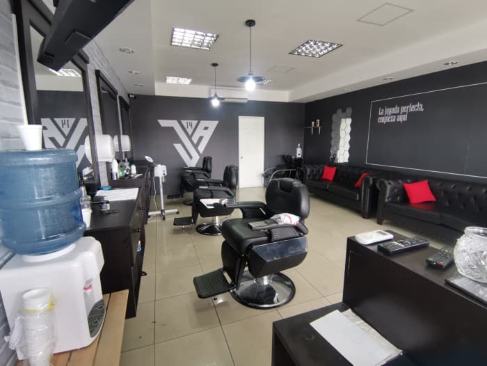VENDO DERECHO DE BARBERÍA ZONA 16 — foto 3