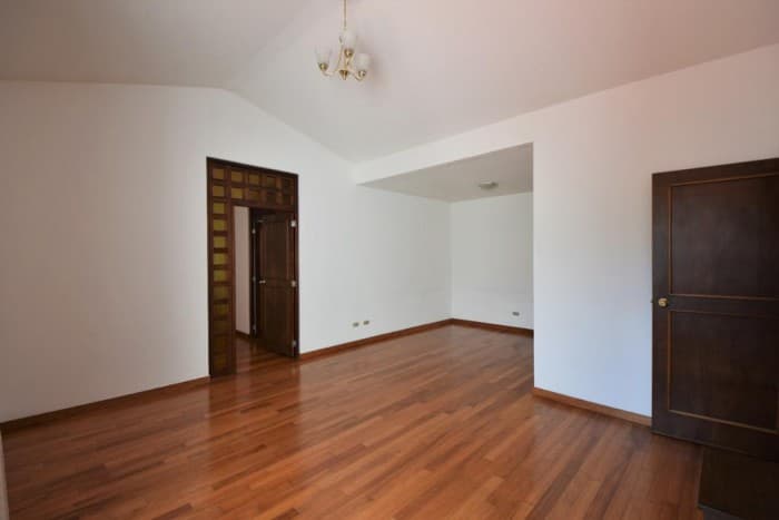 Rento hermoso apartamento en zona 15 — foto 3