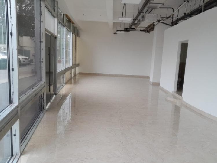 LOCAL EN VENTA DENTRO DE EDIFICIO, ZONA 15/MI — foto 5