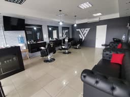 VENDO DERECHO DE BARBERÍA ZONA 16