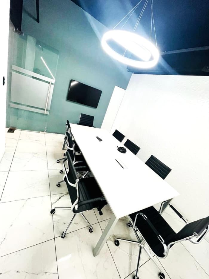 Oficina en Alquiler en Zona 10 — foto 1