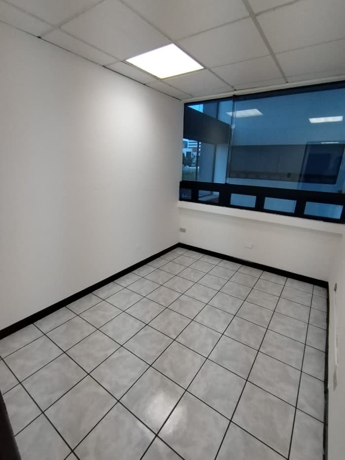 OFICINA EN #RENTA ZONA 10 — foto 13