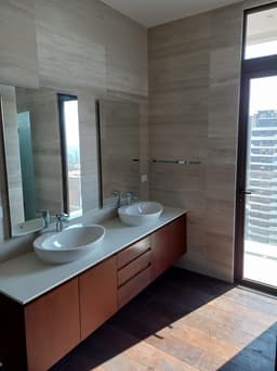 Plus Real Estate vende / renta apartamento en zona 14
