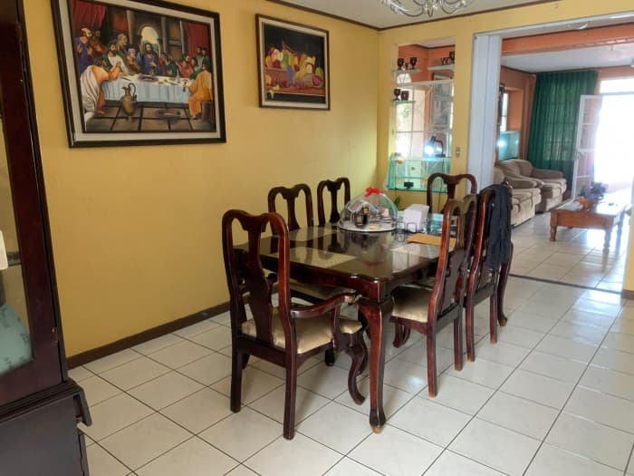 Casa grande en venta en El Naranjo, Mixco — foto 2