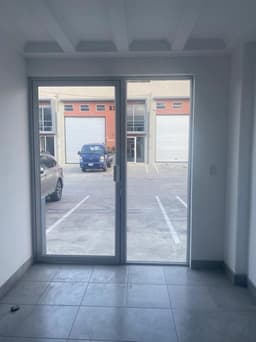 Renta de ofibodega en El Naranjo, zona 4 de Mixco.